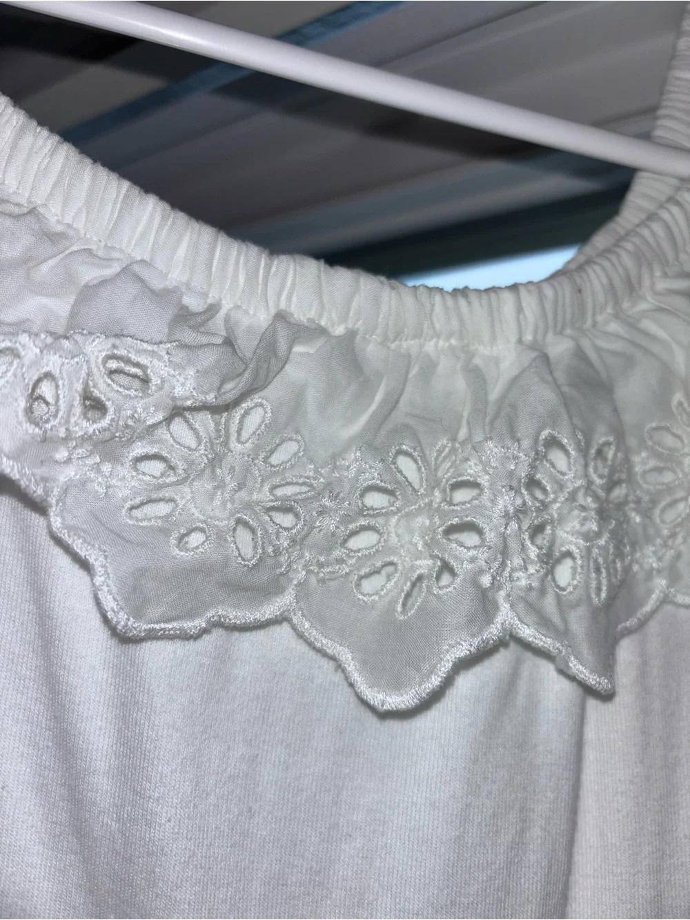 GAP sleeveless white